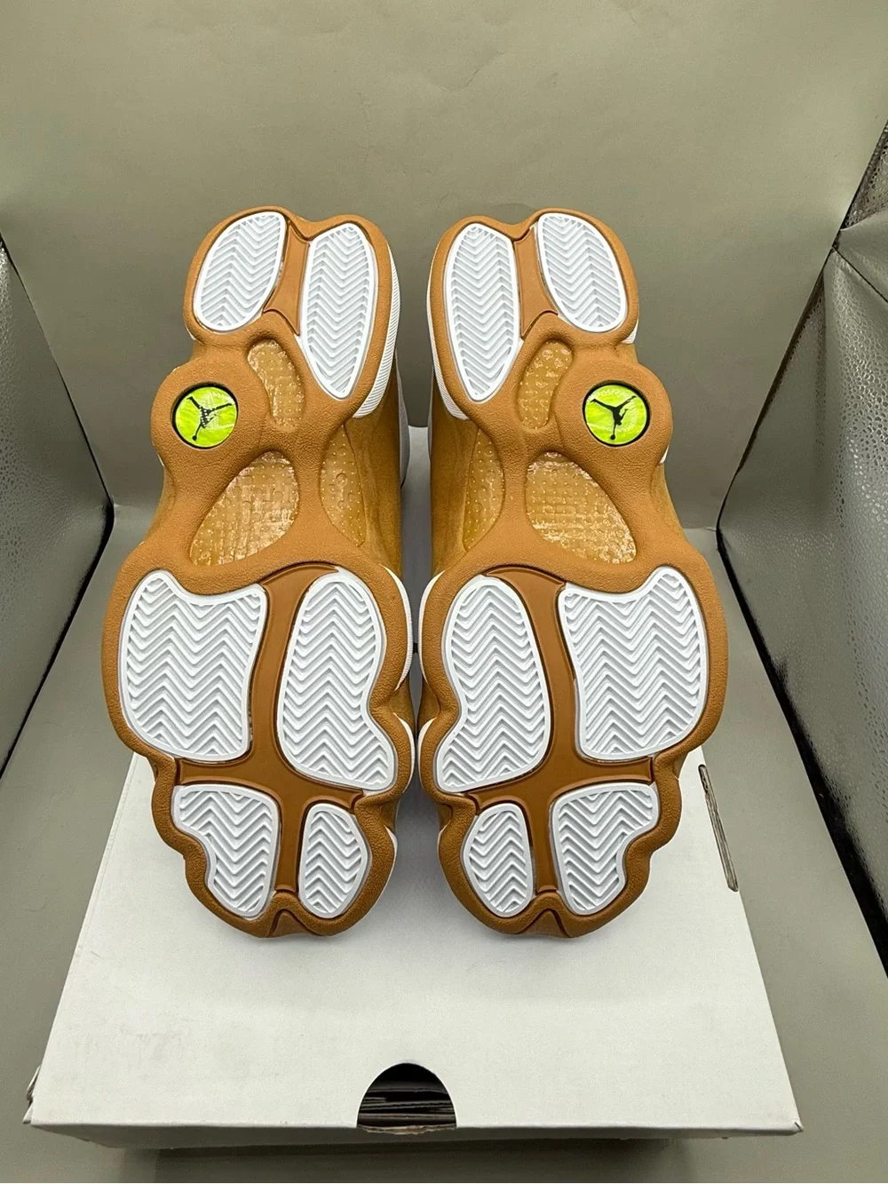 Authentic 2023 Jordan 13 Retro Wheat Men Size 10.5 Brand New